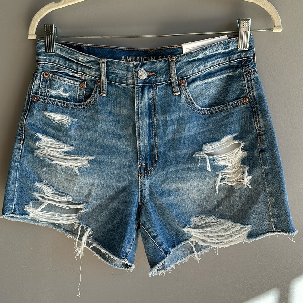 American eagle 90s boyfriend shorts size 4 NWT